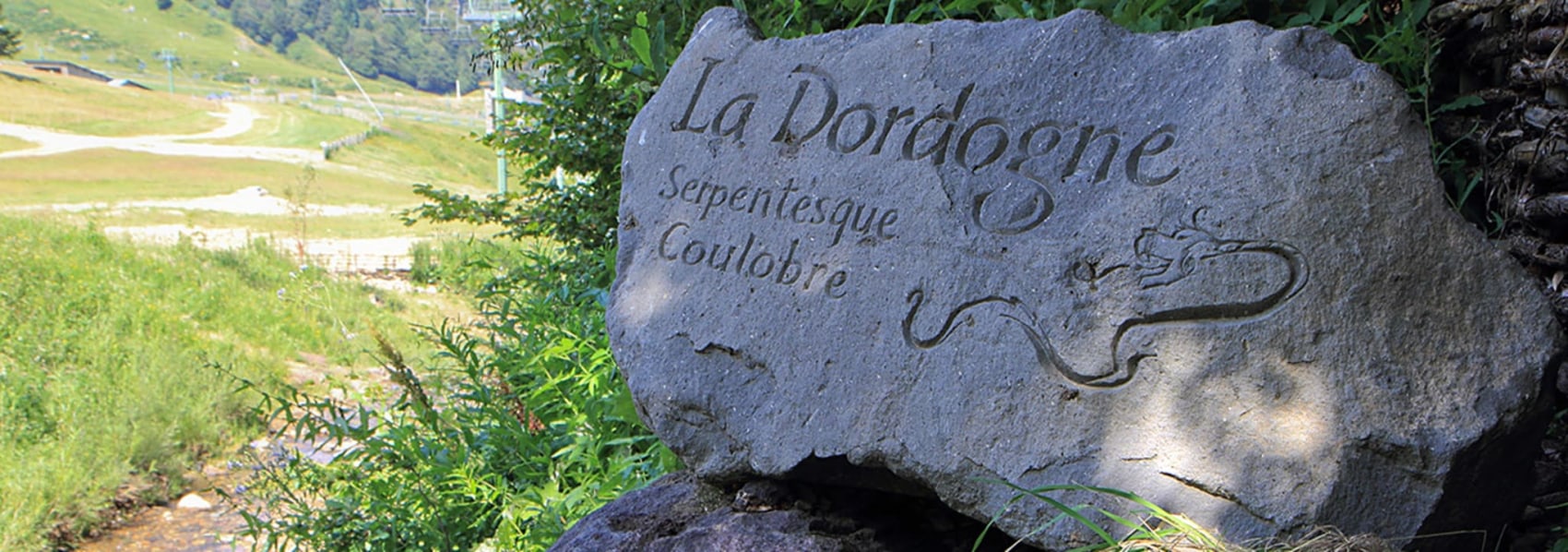 Découvrir la naissance de la Dordogne - vacances dans le Massif du Sancy - le parc des fées